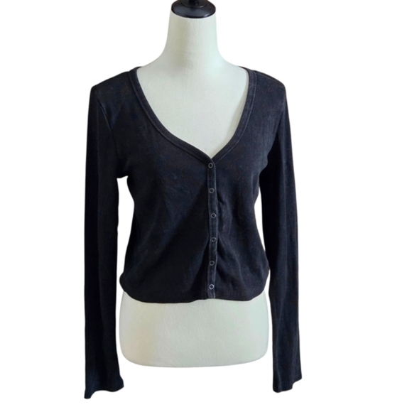 OLIVE + OAK Black Mineral Wash Crop Cardigan Snap Front Women’s L NWT - Picture 1 of 14